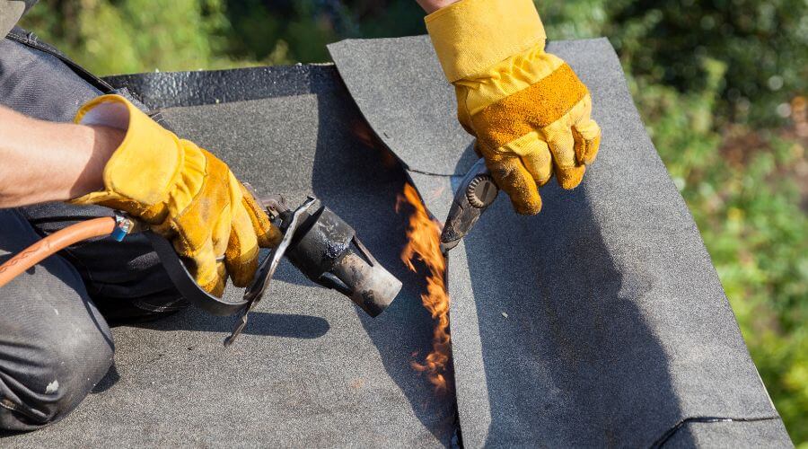 Expert Emergency Roof Repairs services in Staples, TX